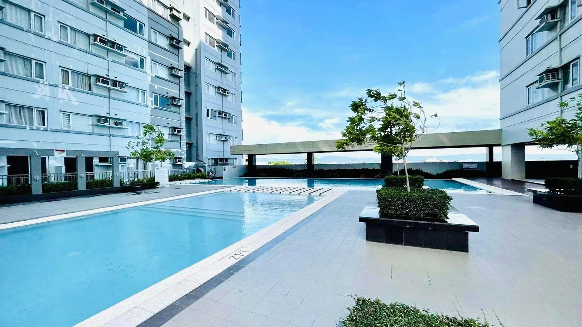 Apartment Davao Downtown Fully Furnished Condominium With Pool
